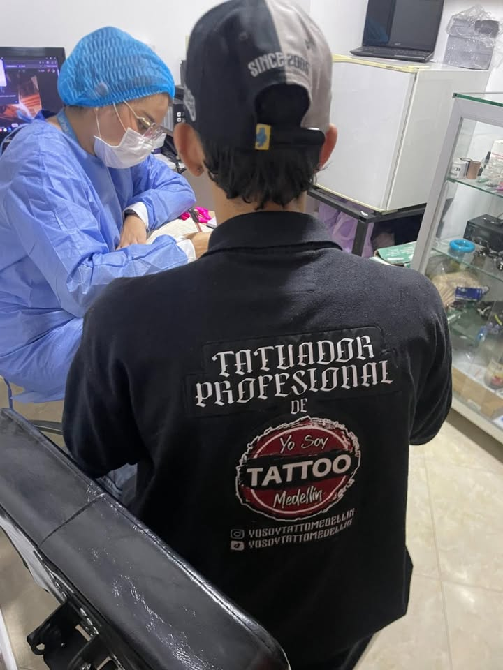 Tatuador profesional YS